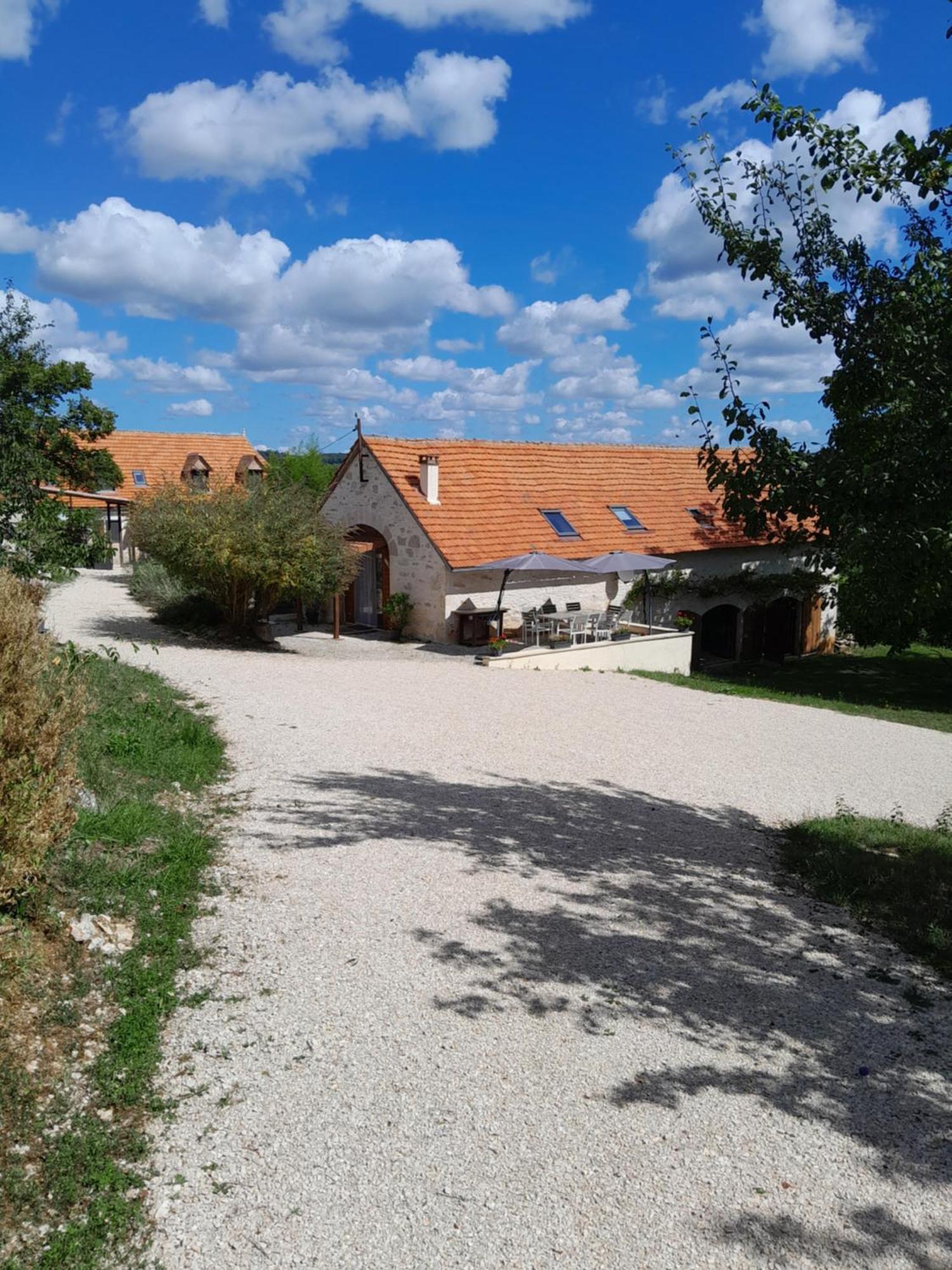 Le Cele Villa Orniac Bagian luar foto